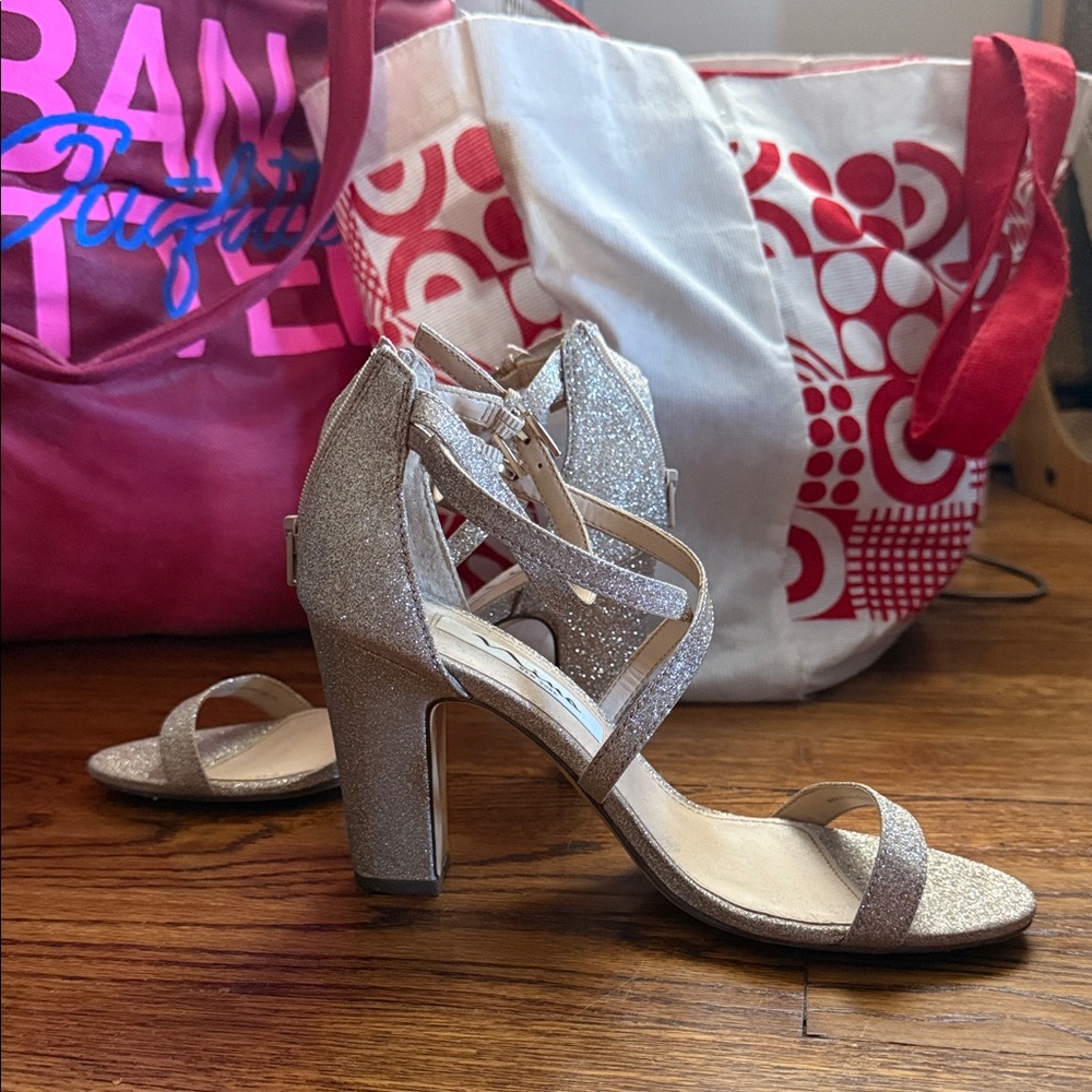Nina Sparkling Silver Heels - Size 6 - Like New